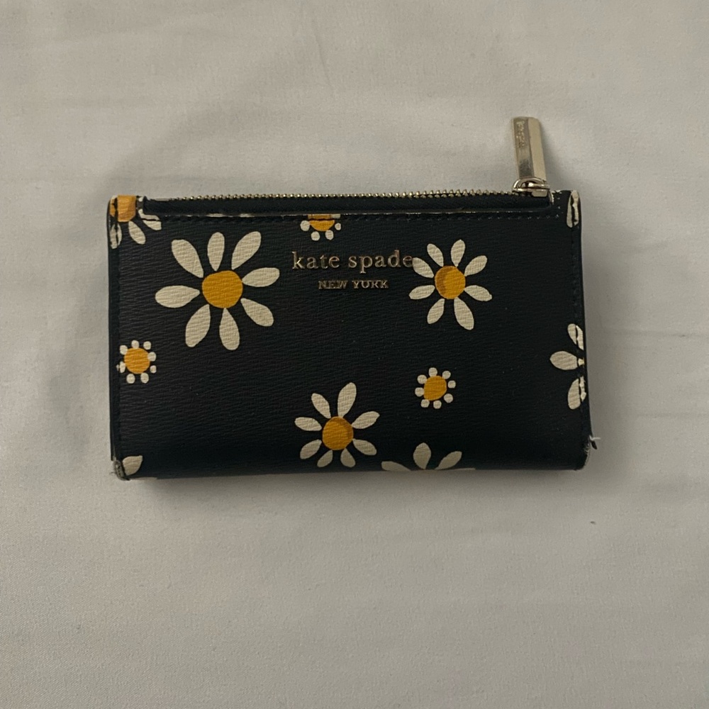 Kate Spade Spencer Daisy Dots Small Slim Bifold Wallet